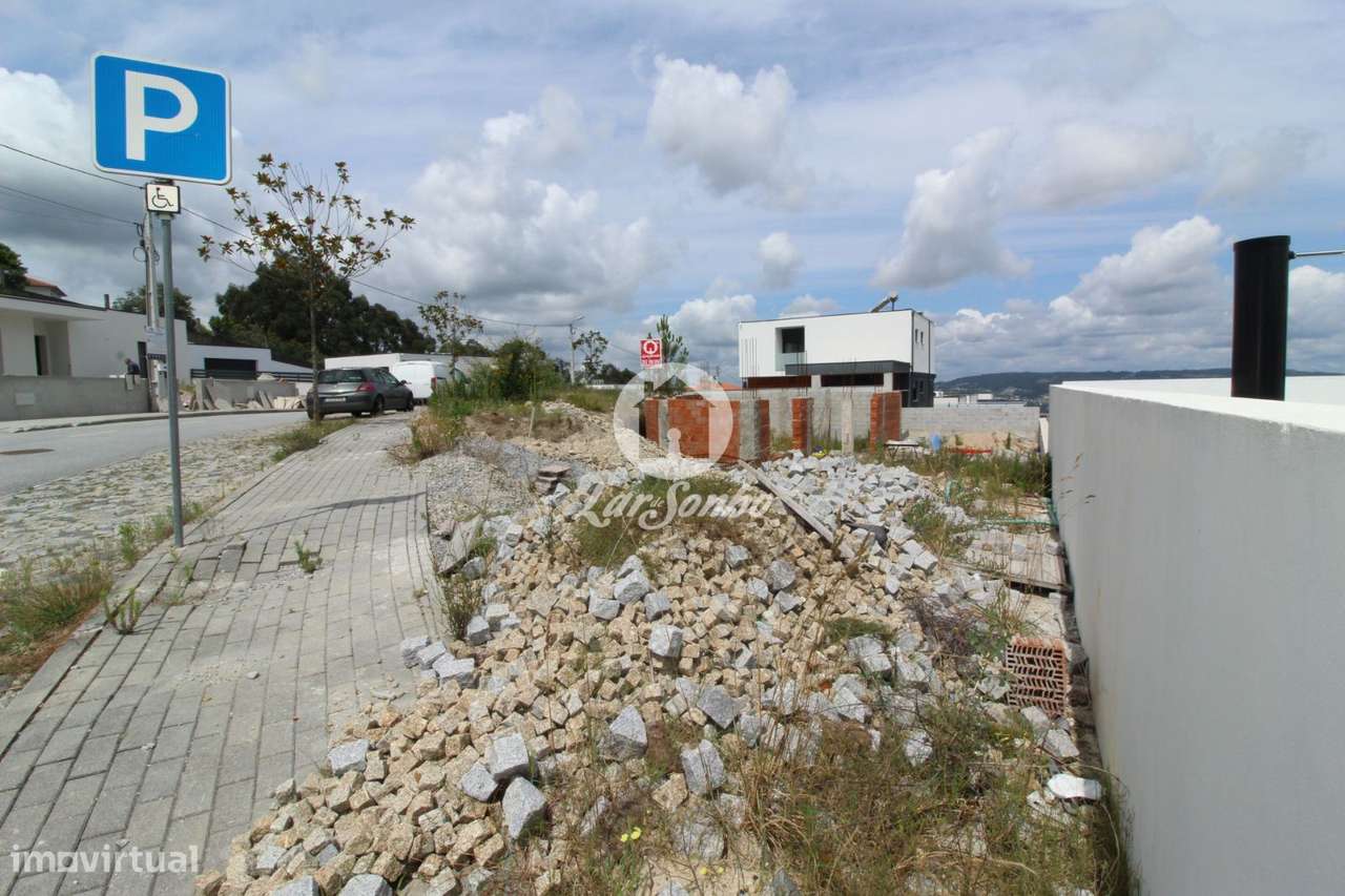 Lote com benfeitorias, 463m2 Quinchães Fafe - Grande imagem: 5/9