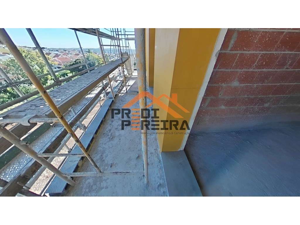 *NOVA CONSTRUÇÃO*
T3 situado em condomínio fechado, com varanda de...-39