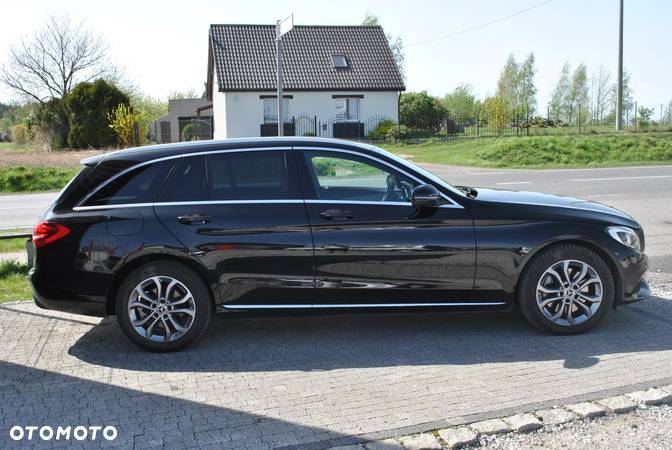 Mercedes-Benz Klasa C 250 d 4Matic T 9G-TRONIC - 4