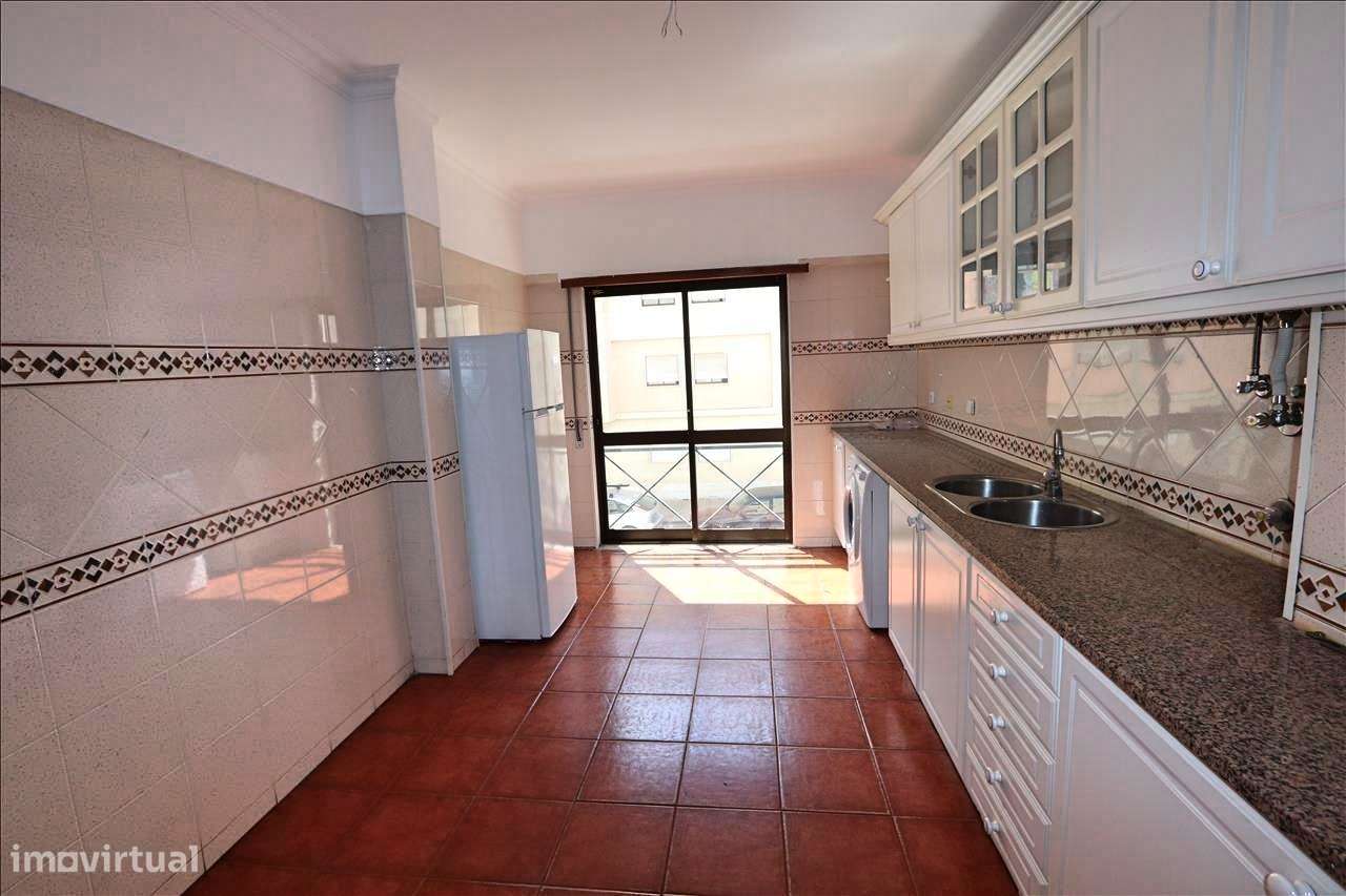 Apartamento T3 com 126 m² na Quinta do Conde.-7