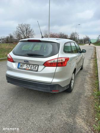 Ford Focus 1.6 Trend - 4