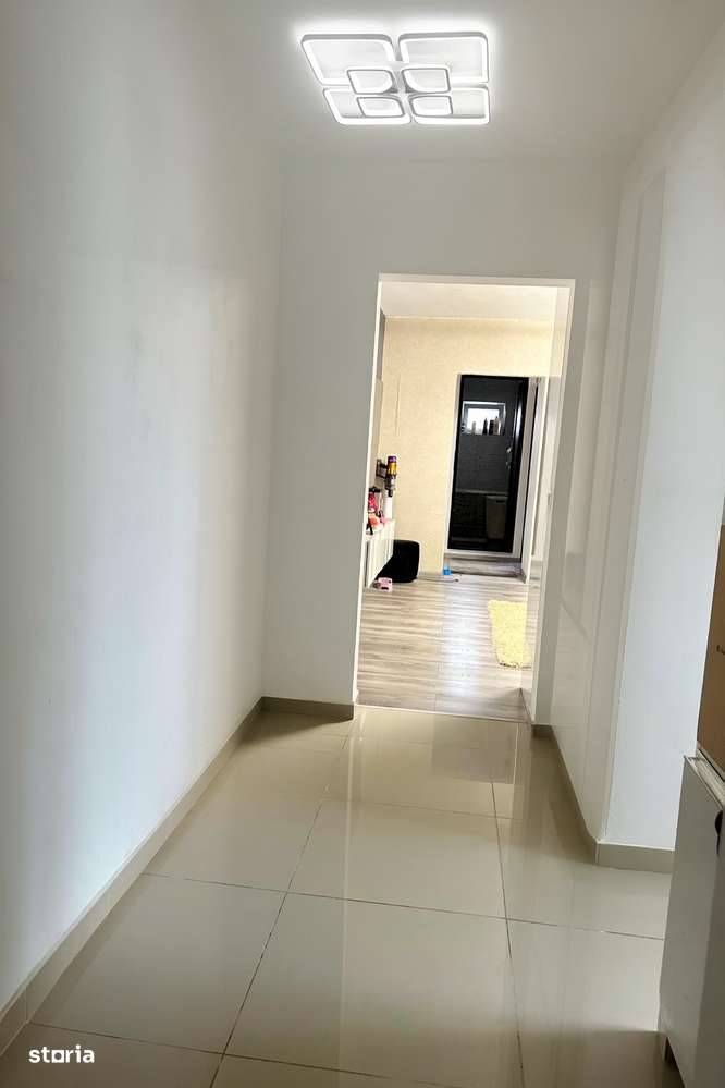 Apartament Modern 3/4 Camere – Complet Mobilat, Renovat, Gata de Mutat - Imagine principală: 4/10