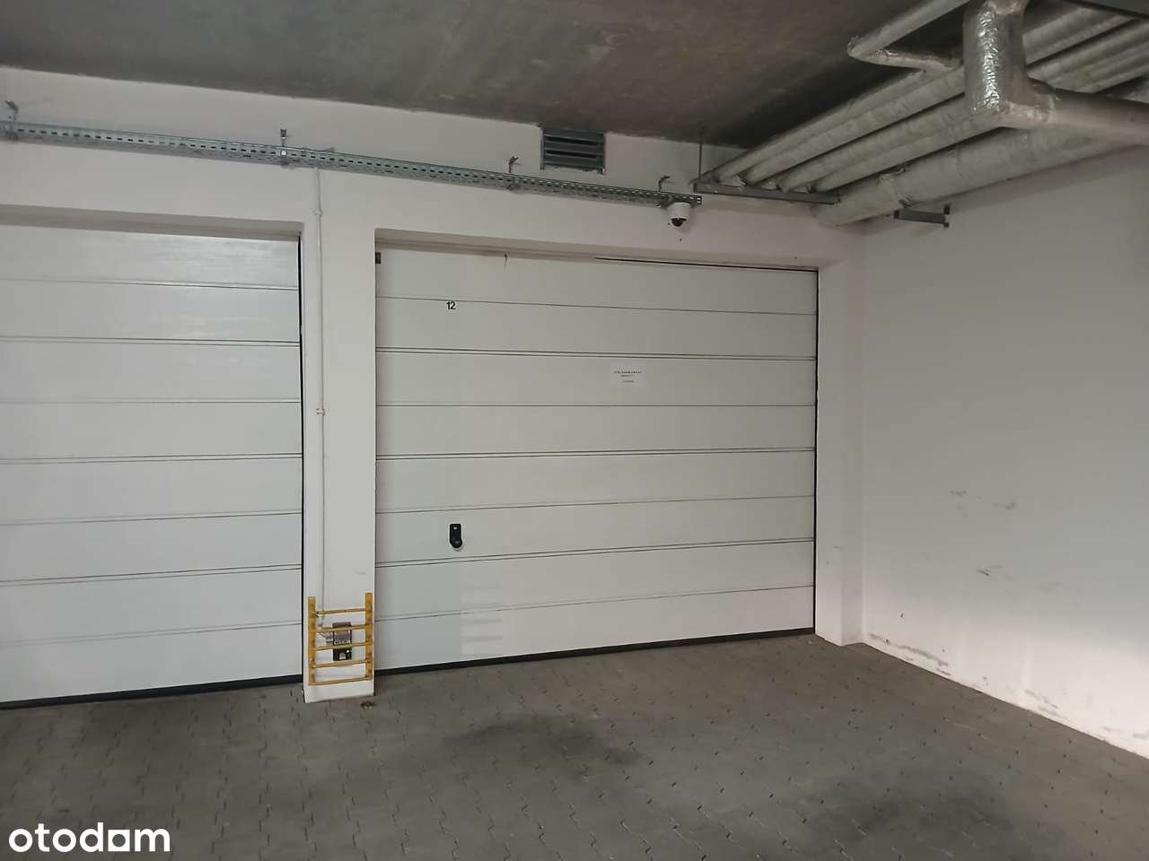 Garaż, Węglinek, ul. Kryształowa 7-1