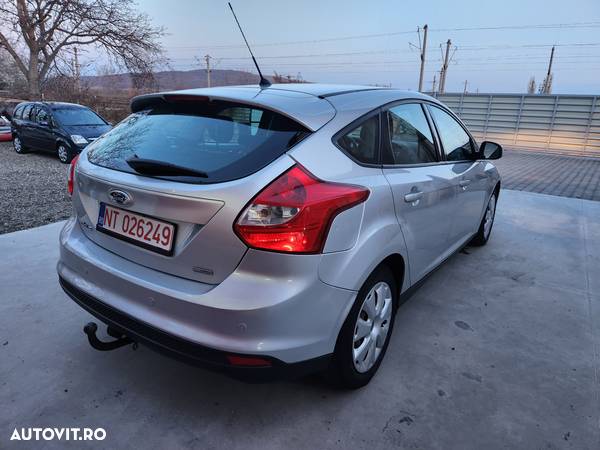 Ford Focus 1.6 TDCi DPF Trend - 13