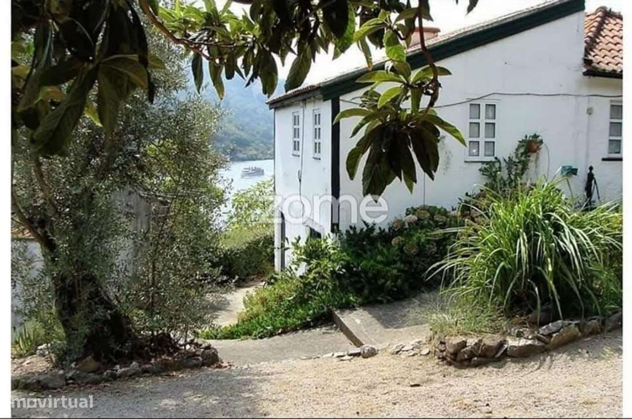 Quinta em Porto de Rei, Mesão Frio, com vistas para o Douro.