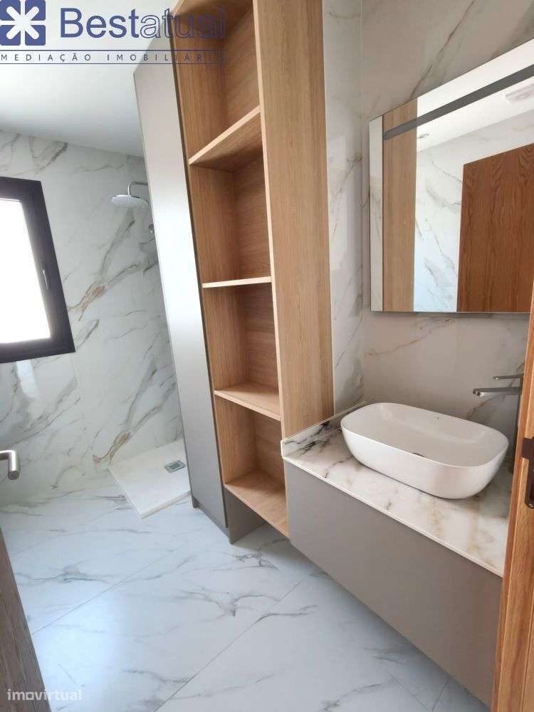 Apartamento T3 c/Lugar de Garagem P/ 2 Carros-12