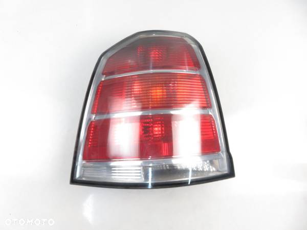 LAMPA LEWA TYLNA OPEL ZAFIRA B 24451841 - 1