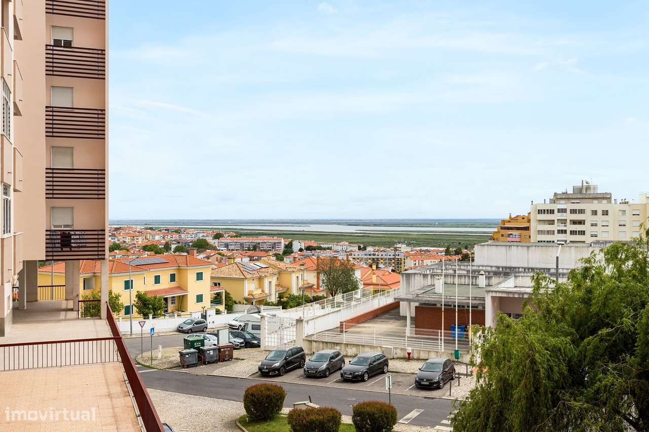 T3 com óptimas áreas e 1 Lugar de garagem, na II Fase Quinta da Piedad-10