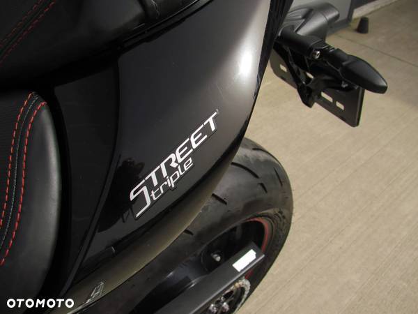 Triumph Street Triple - 24