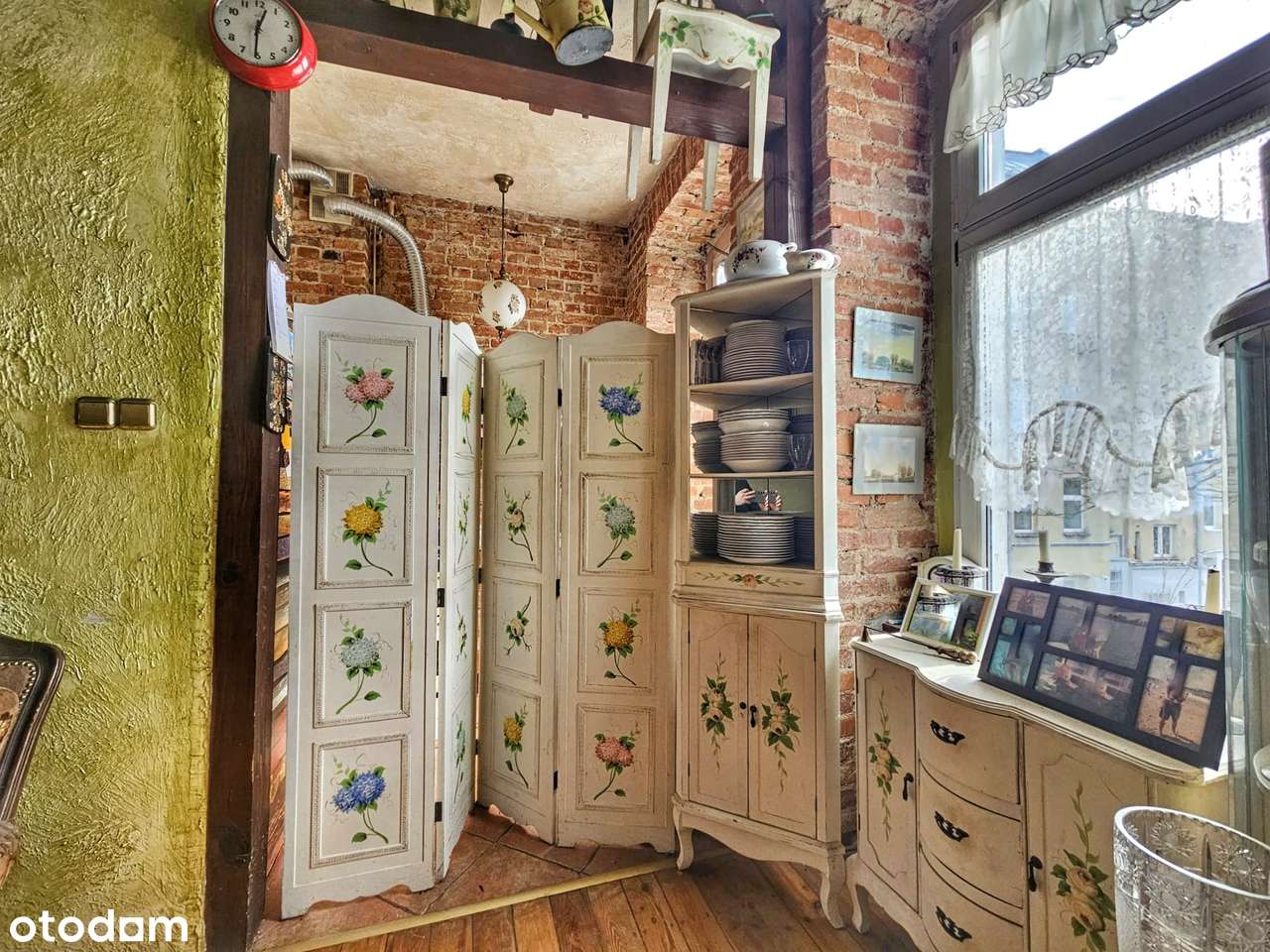 Duża i wyjątkowa kawalerka w ścisłym centrum-11