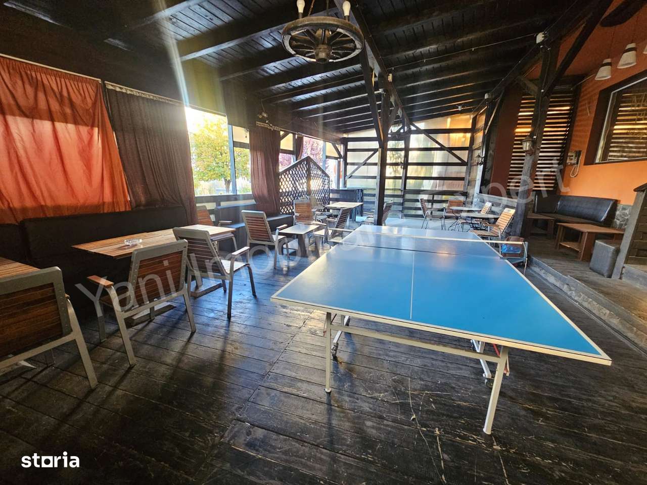 Casă + spațiu comercial de vânzare în Curtea de Argeș. - Imagine principală: 5/20