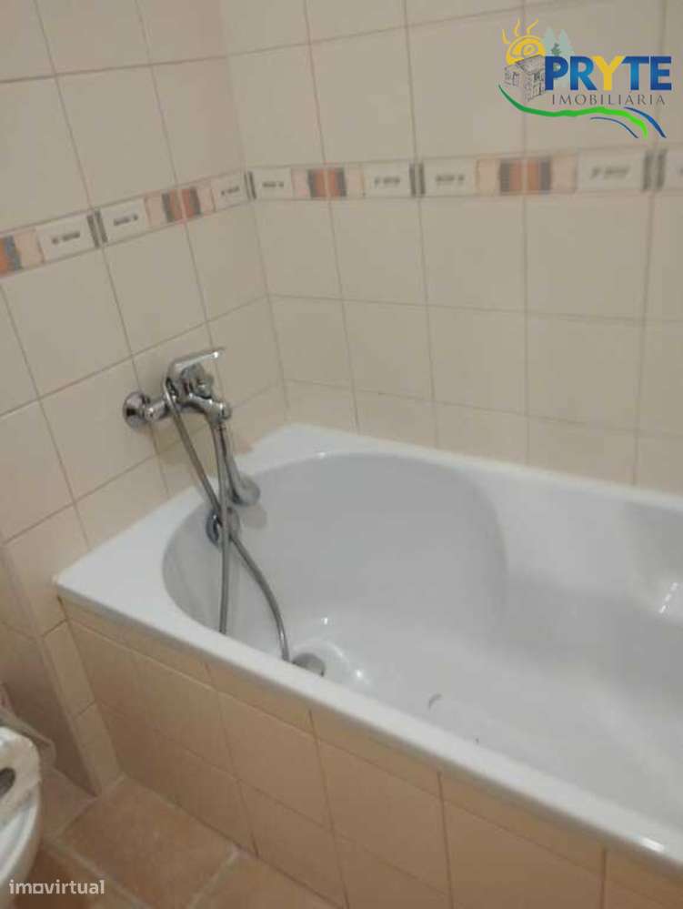 Apartamento T2 situado na Vila da Sertã-25