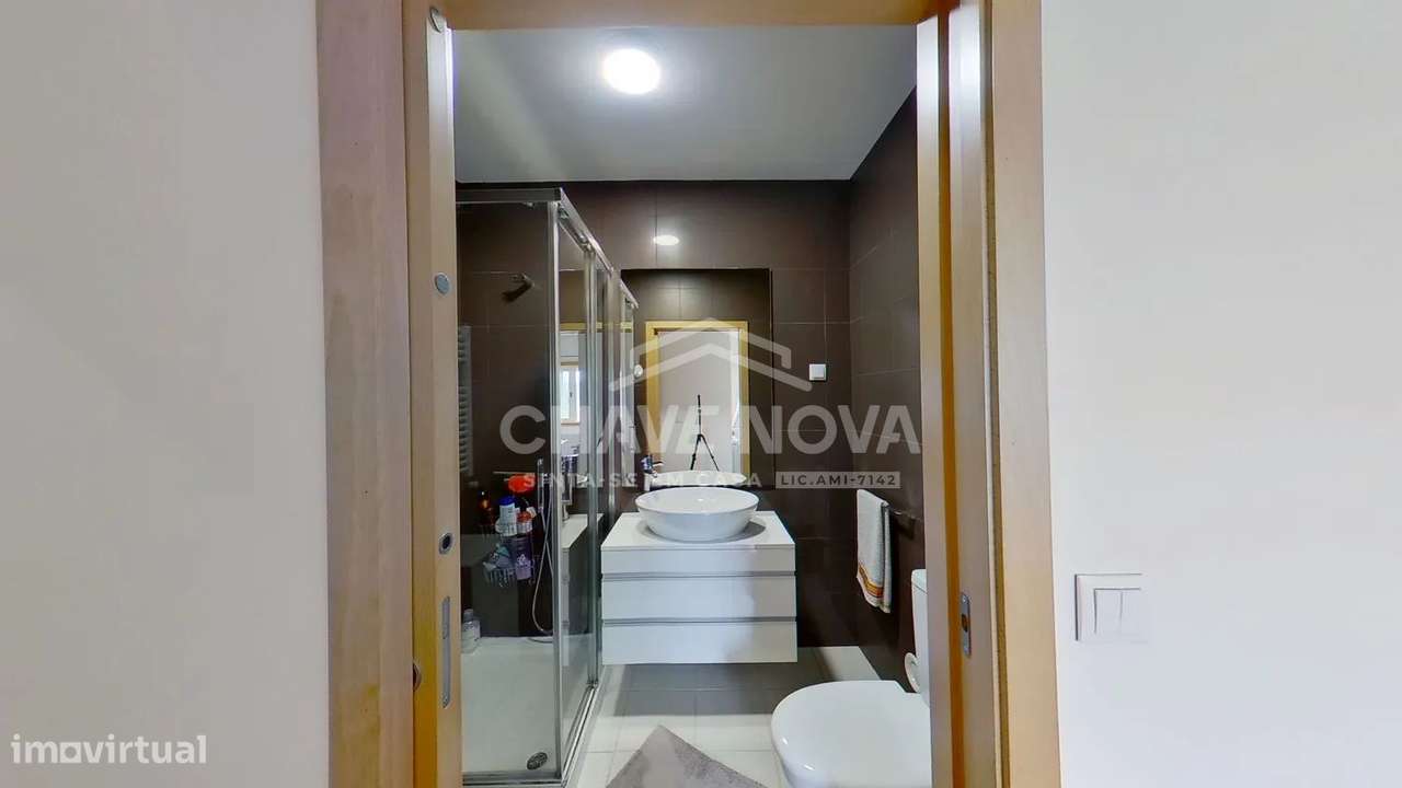 T2 | Suite | Lugar de Garagem | Arrumos | Varandim-23