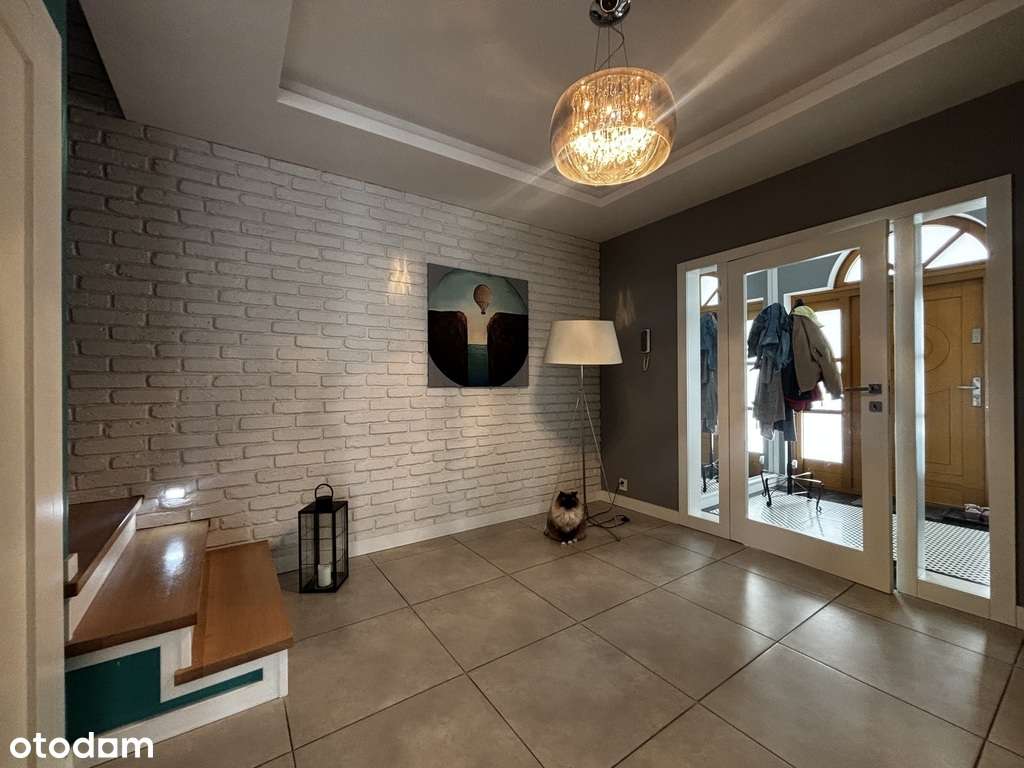 Duży dom z pokojem na parterze blisko lasu-11