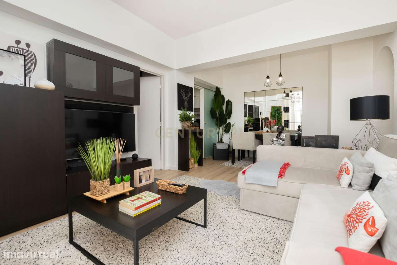 T2 totalmente remodelado em Queluz | Pronto a habitar | Elevador e var-10