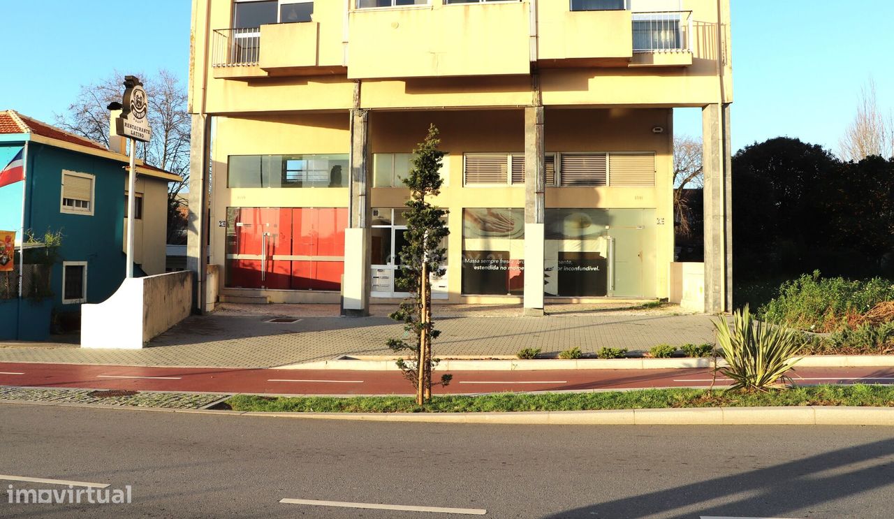 Venda de Loja em Espinho, Rua 19