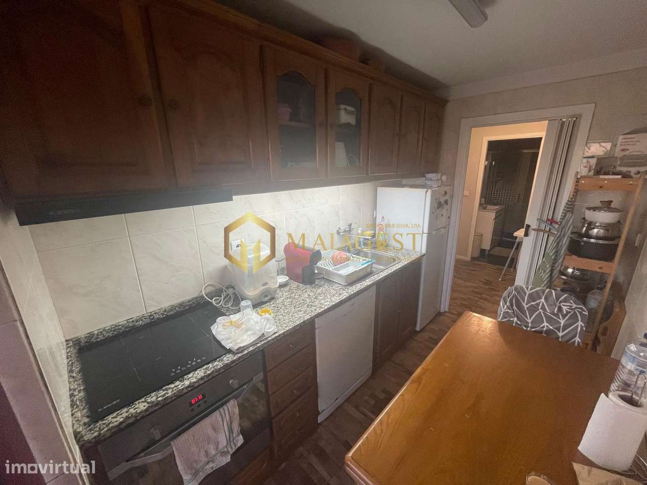 Apartamento T2 com cozinha equipada e varanda em Rio Tinto-8