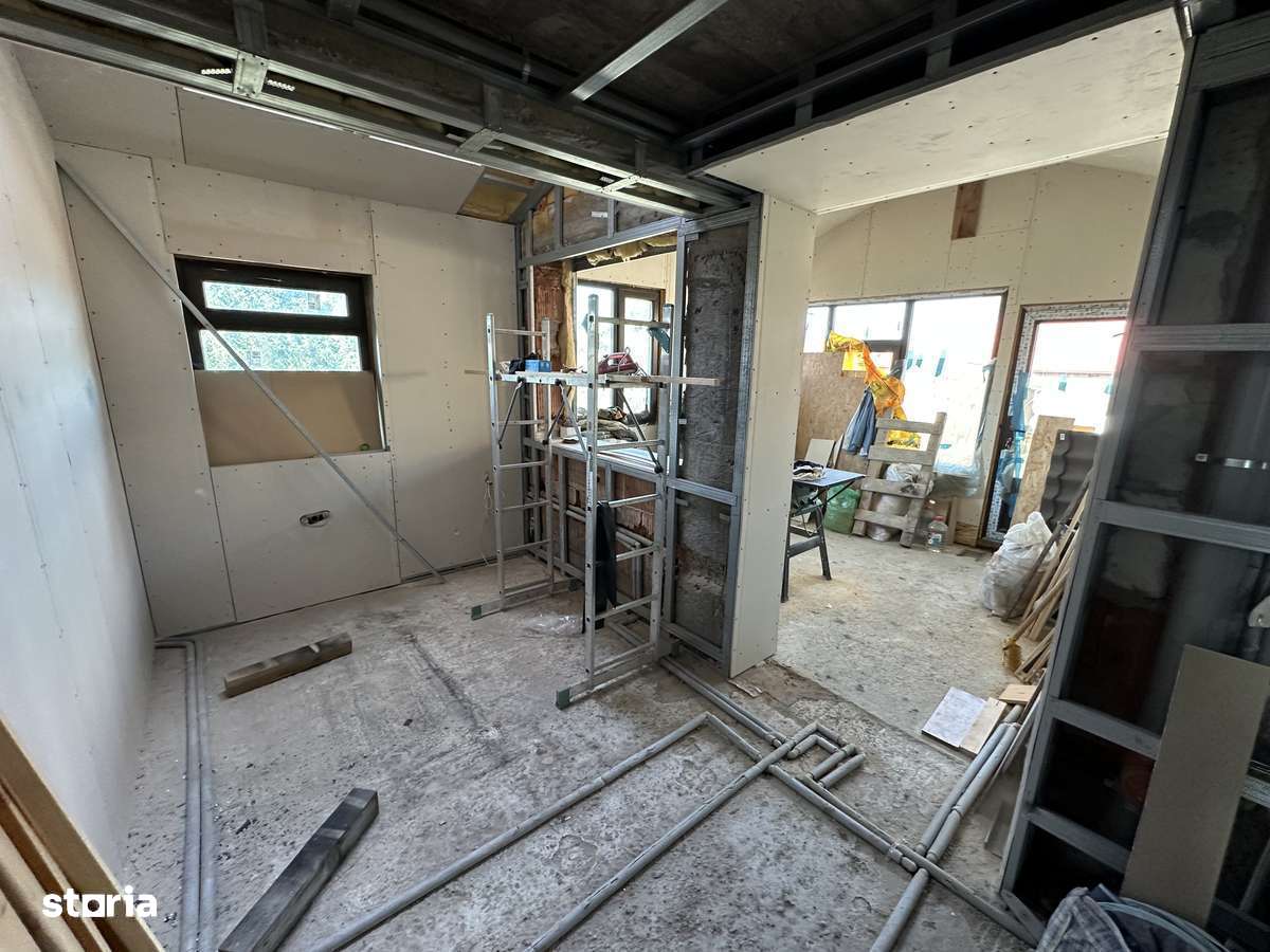 Casă cu 3 camere de vânzare în zona cazasu-3