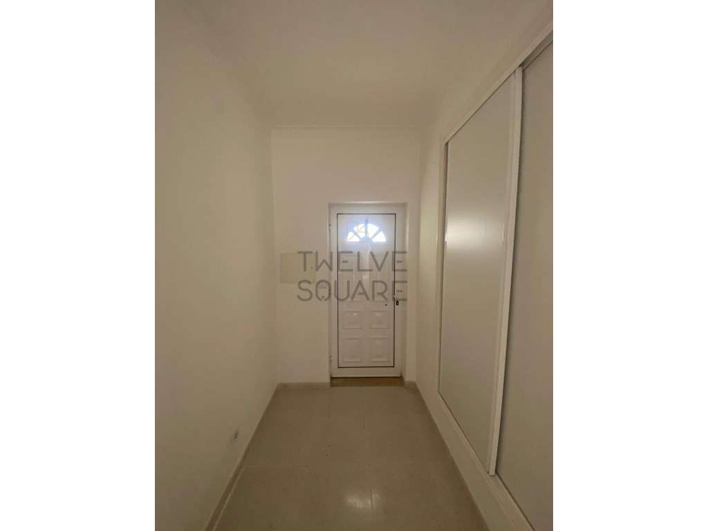 Moradia T2 com Logradouro Exterior no Reguengo do Fétal, Batalha-9
