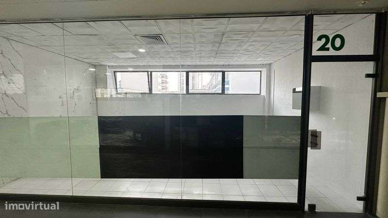 Lojas no Laranja Shopping Center - Grande imagem: 4/7