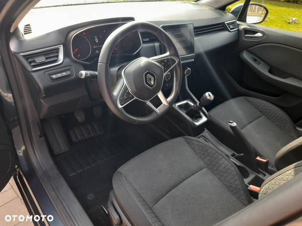 Renault Clio - 11