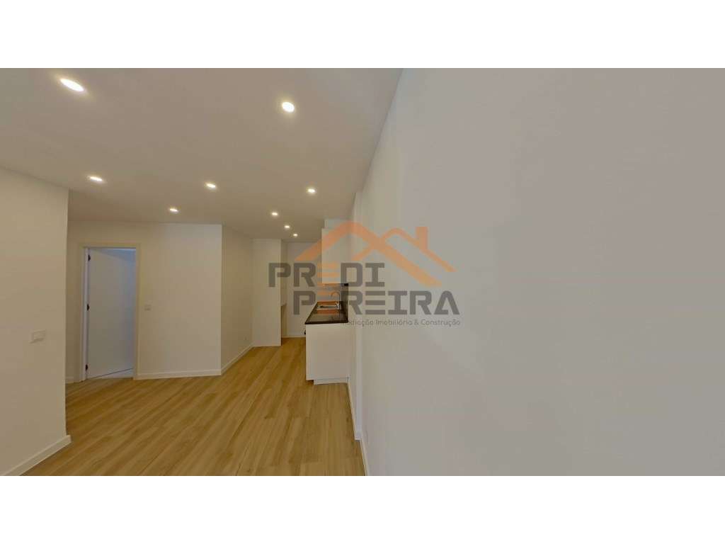 Apartamento T2 remodelado, situado no centro de Odivelas. - Grande imagem: 5/22