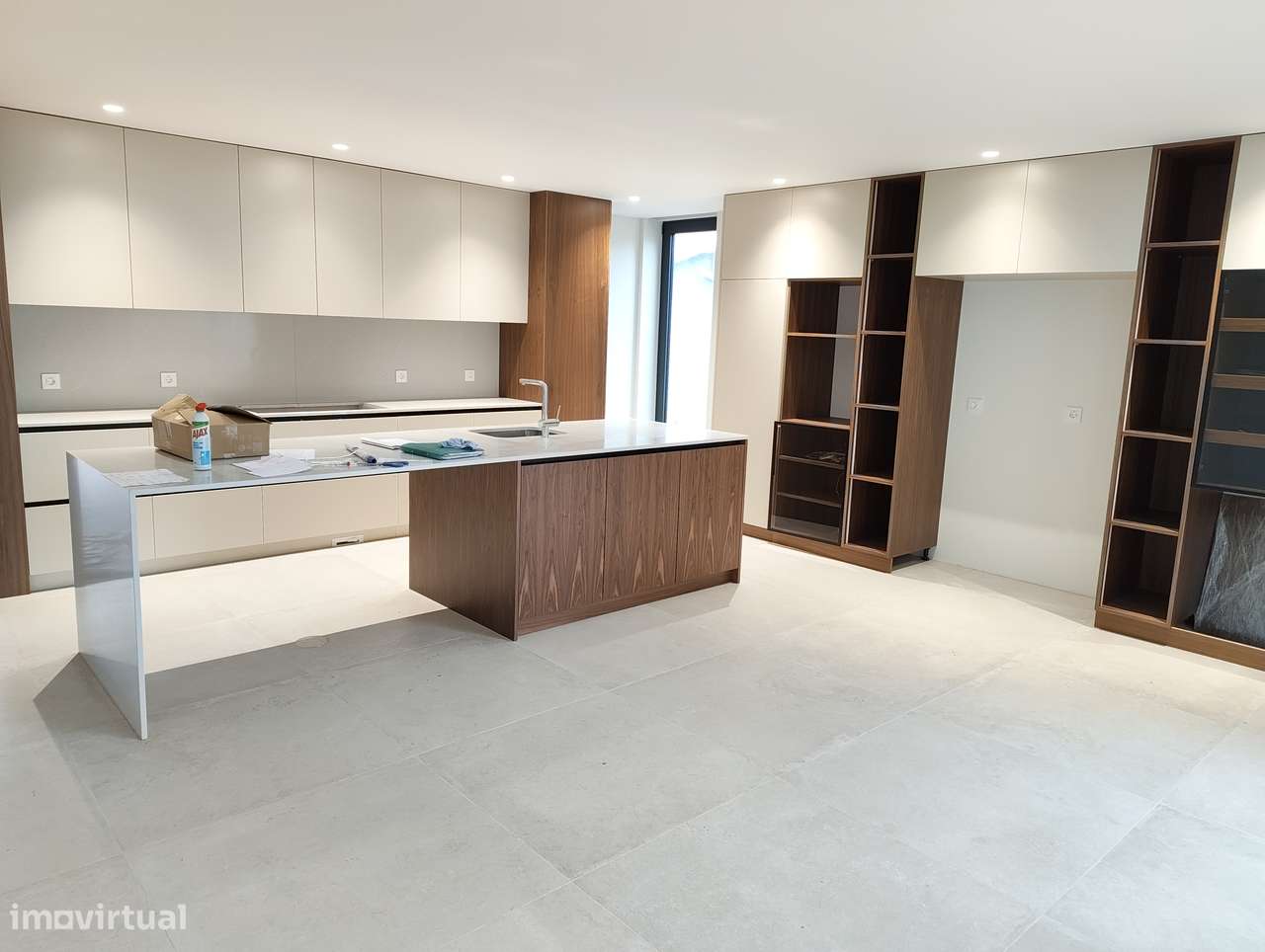 MORADIA NOVA com Piscina e Jardim - Junto ao Mar .-7