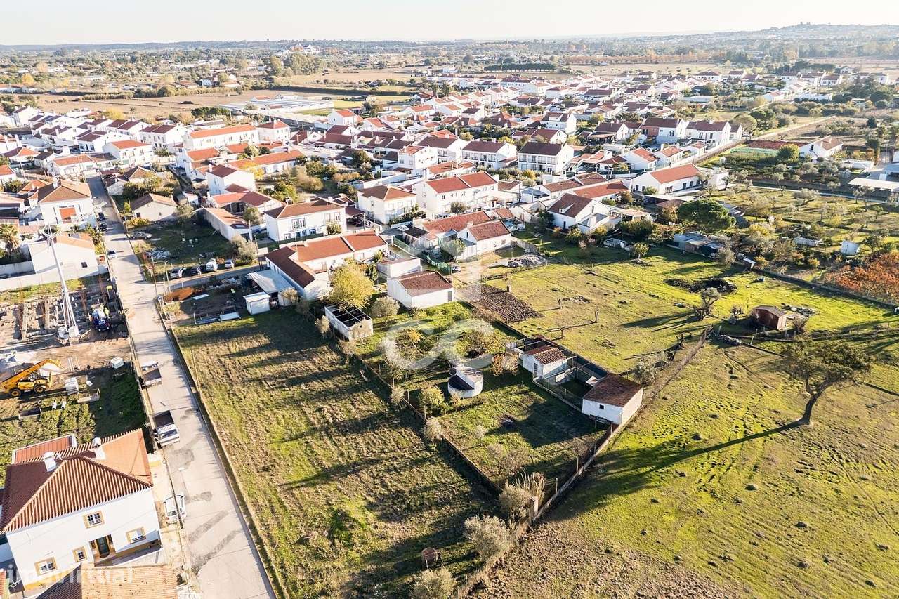 Terreno de  1.350 m² c/ Anexo de Apoio Agrícola | Canaviais, Évora-38
