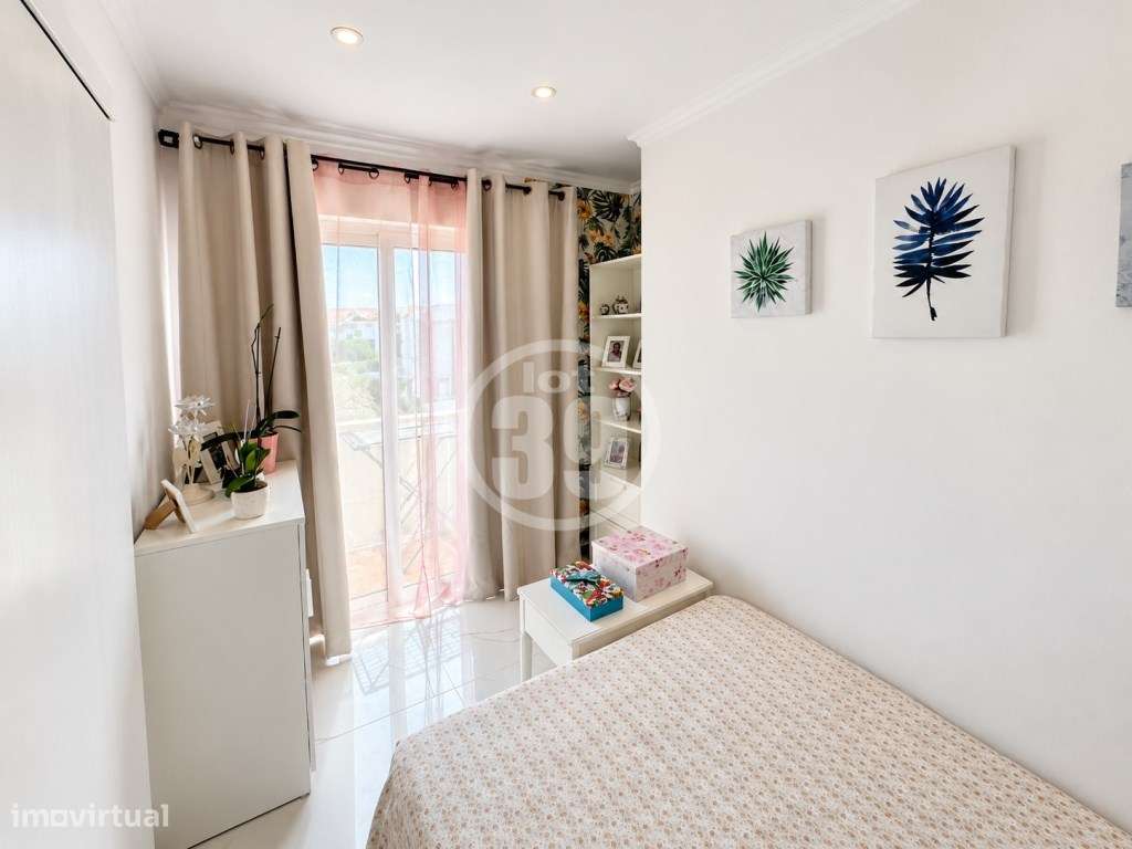 Apartamento renovado com 2 quartos em condomínio fechado | Areias d...-23