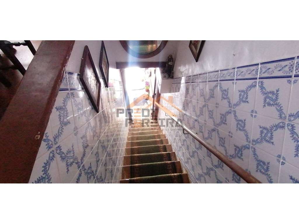 Prédio para reabilitação no Paço do Lumiar, com elevado potencial d...-11