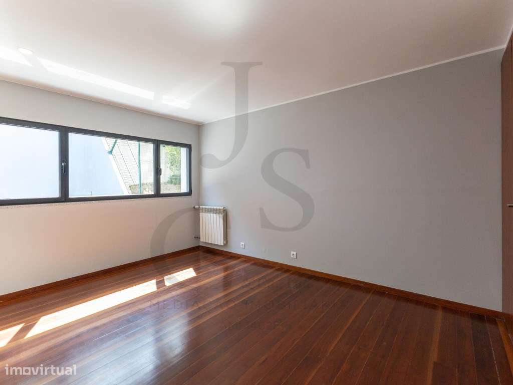 Moradia T4+T2 R/C Independente Gondomar - Possibilidade Permuta-35