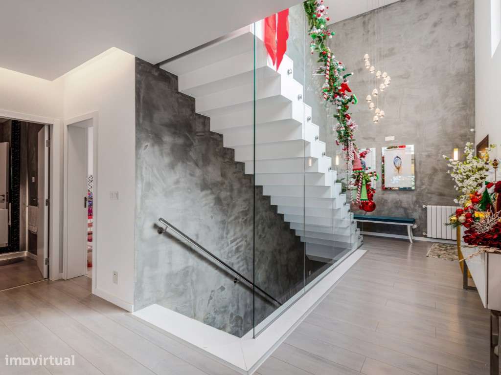 Moradia na Nazaré perto da Praia do Norte - Grande imagem: 4/51