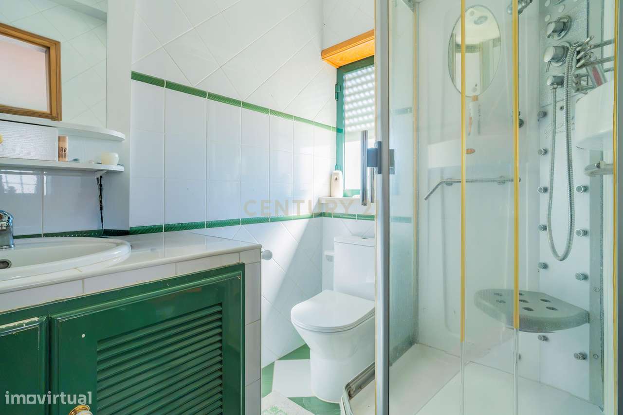 Moradia T3 com piscina em Marinha Grande, Leiria-17