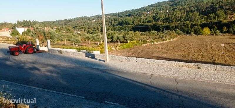 Terreno com 7.020m², plano e murado, excelentes vistas para a serr - Grande imagem: 4/8