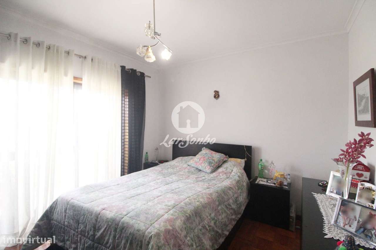 Apartamento T2 junto à Av da Conduta, Fânzeres, com Excelente Expos...-11