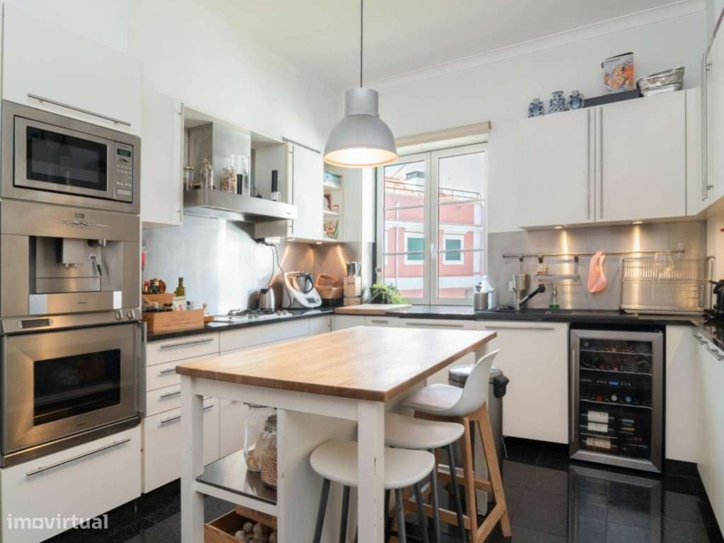 Apartamento T3 com garagem e arrecadação na Lapa - Grande imagem: 5/25