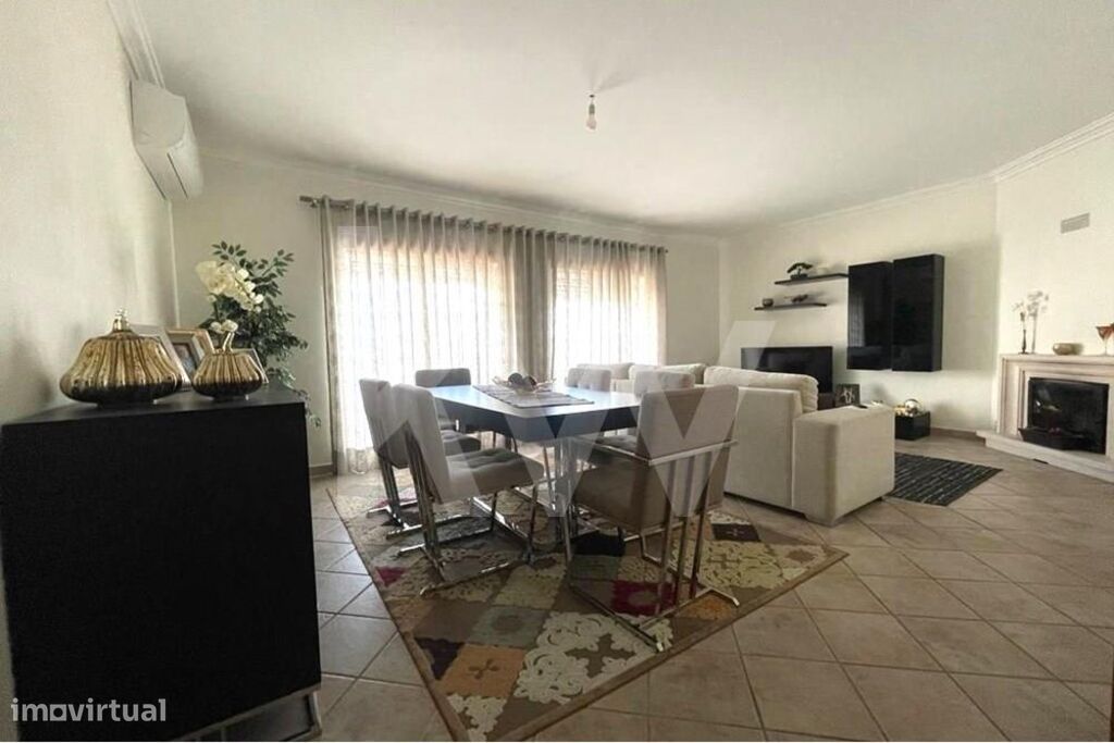 Apartamento T3 Duplex em São Martinho do Bispo