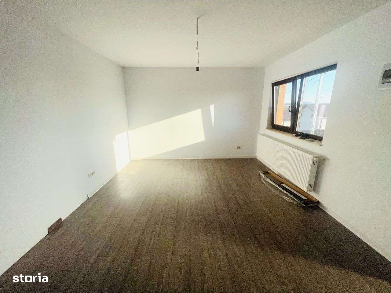 CANALIZARE! ASFALT! Casa 3 camere, 88 mp utili, Miroslava - Imagine principală: 3/8