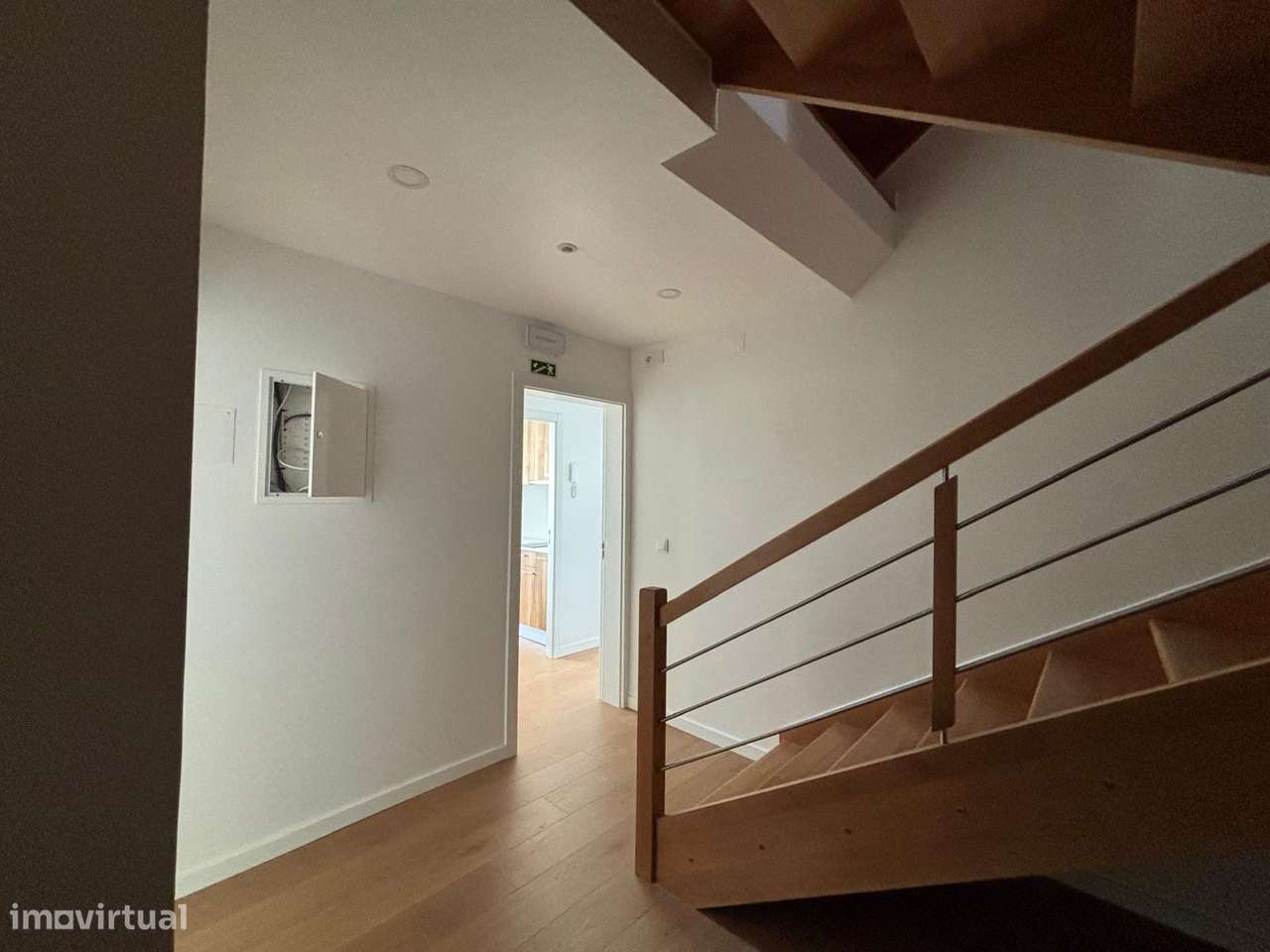 venda de magnifico prédio na Rua da Matemática (4 T0´s e 5 T1's)-16