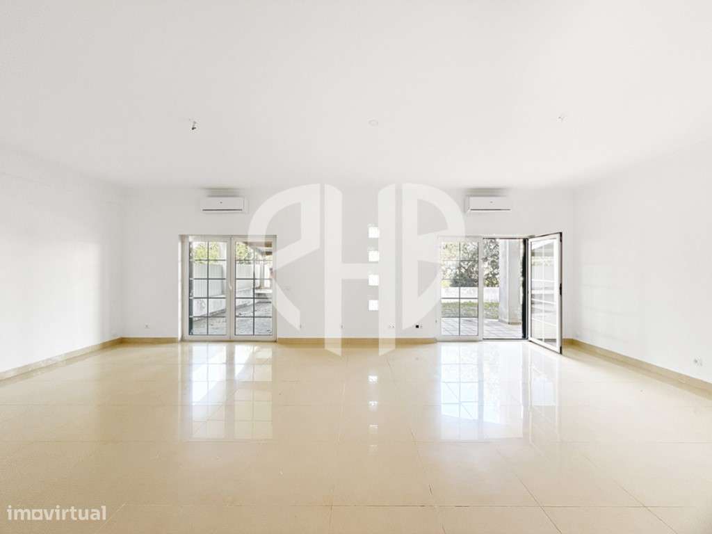 Moradia Geminada T4 // Condominio - Aldeia de Irmãos / Azeitão-5