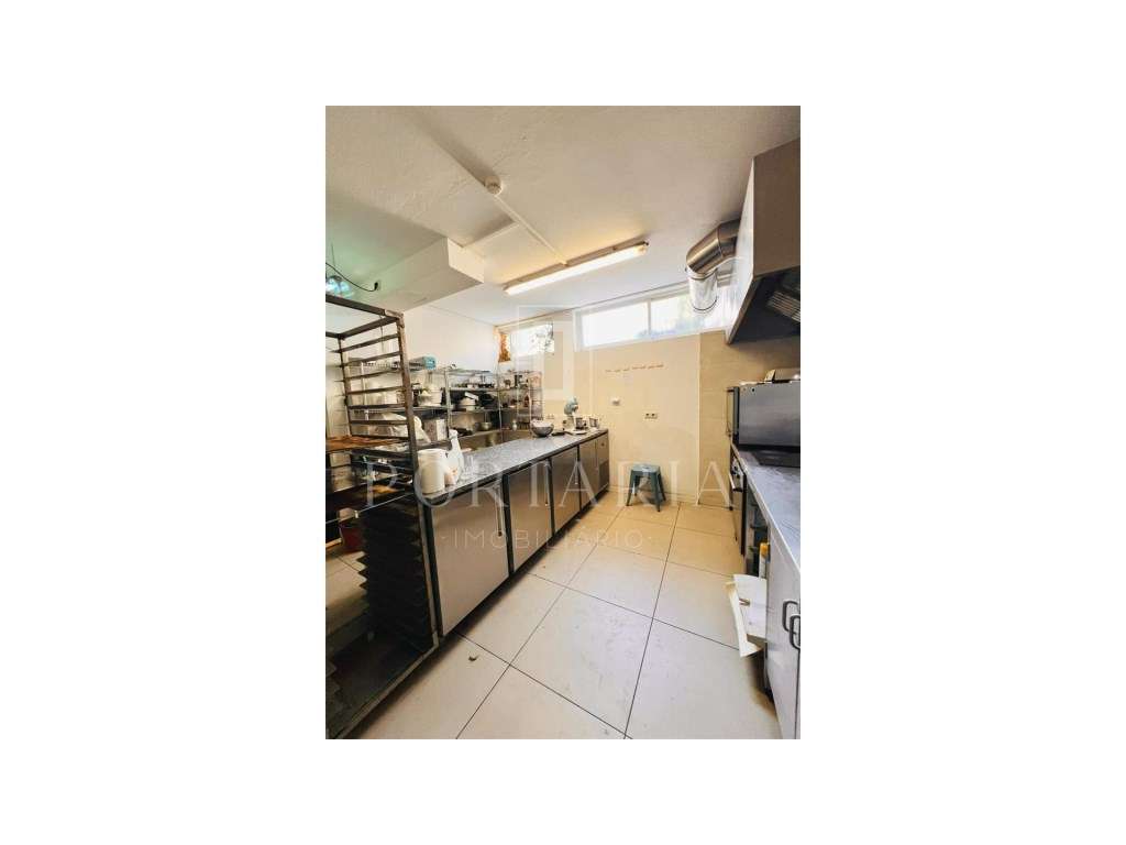 Café \ Restaurante para Trespasse no Centro de Aveiro-18