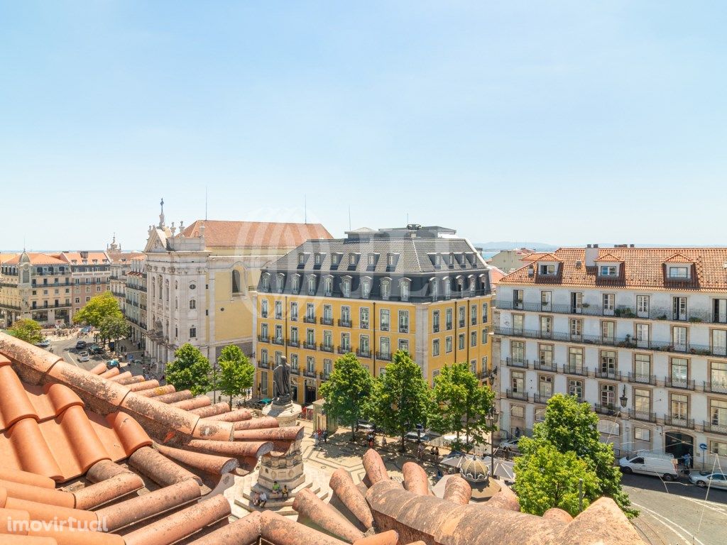 Apartamento T2 na Praça Luís de Camõe...