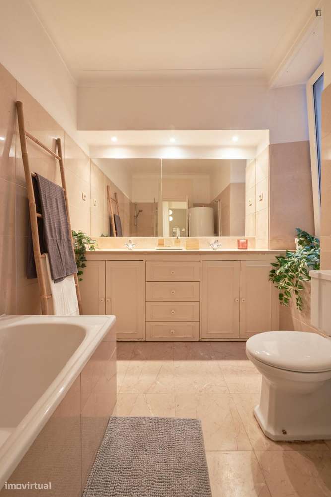 Quarto - localizado em Marquês de Pombal Lisbon - Grande imagem: 2/60