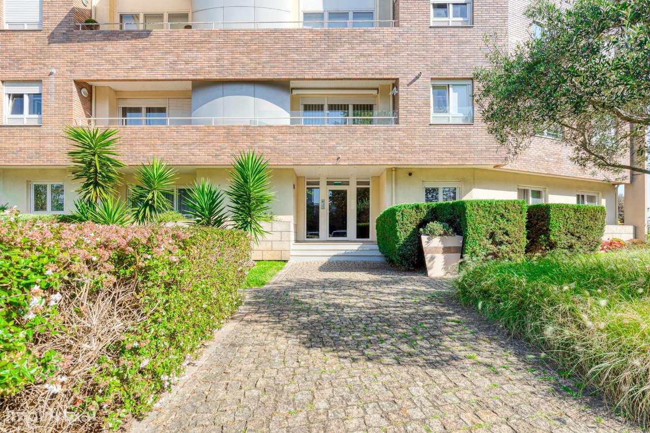 Apartamento T2 de Excelência no Arrábida Place – Conforto,... - Grande imagem: 3/42