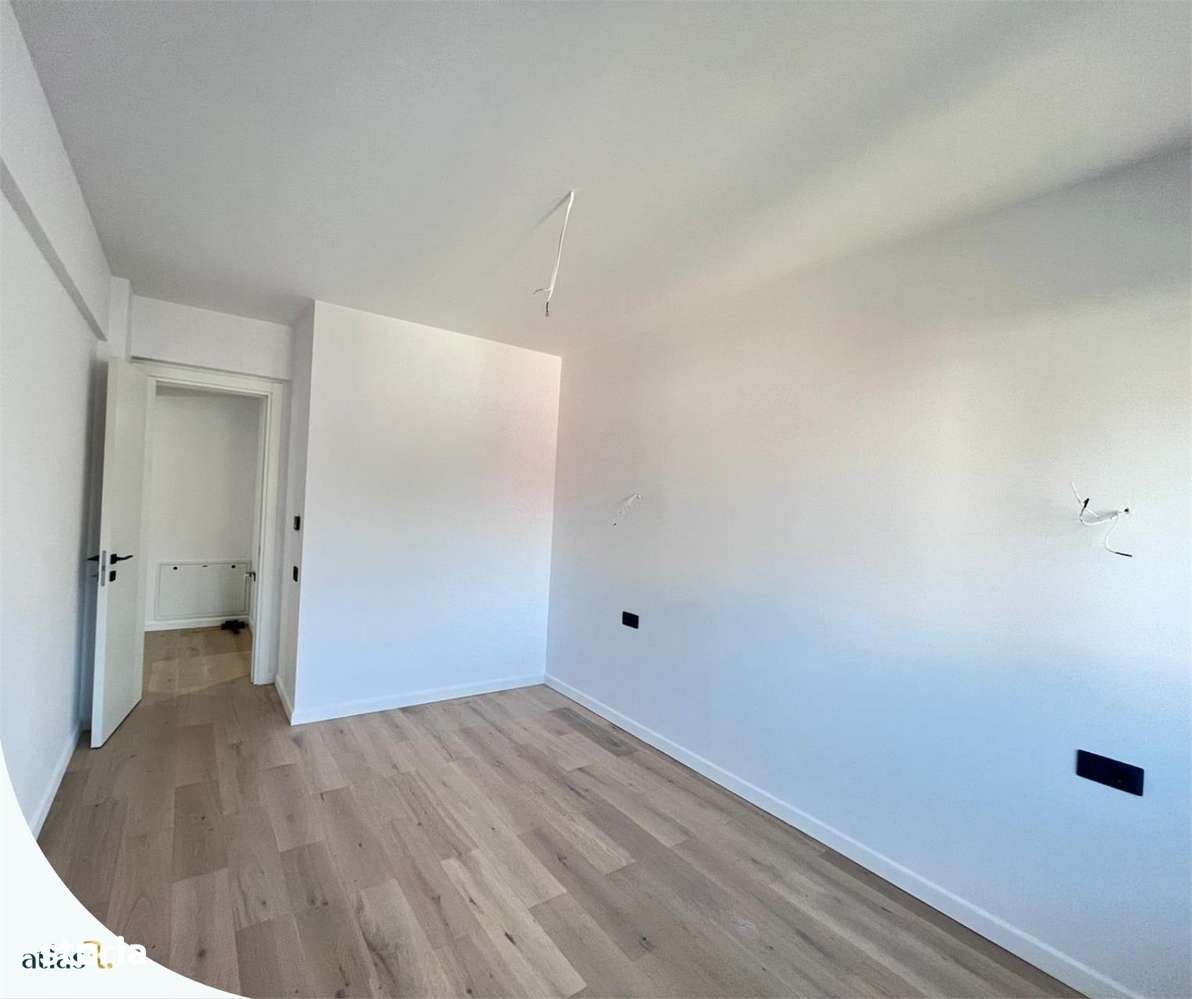 Apartament 2 camere  | Ultracentral | Intabulat | 54.52 mp | 188.012 e - Imagine principală: 4/17