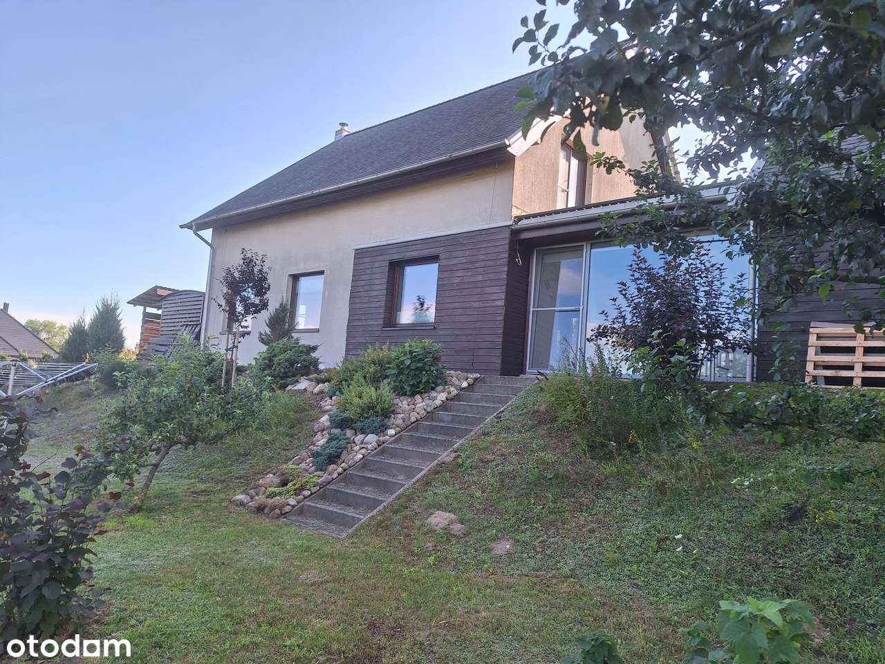 Energooszczędny dom z ogrodem zimowym i fotowoltaiką - Pełny obrazek: 4/15