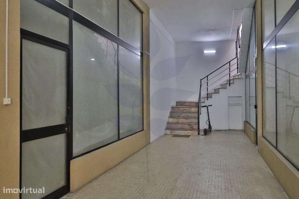 Apartamento T0 com terraço – mobilado e equipado | Braga-34