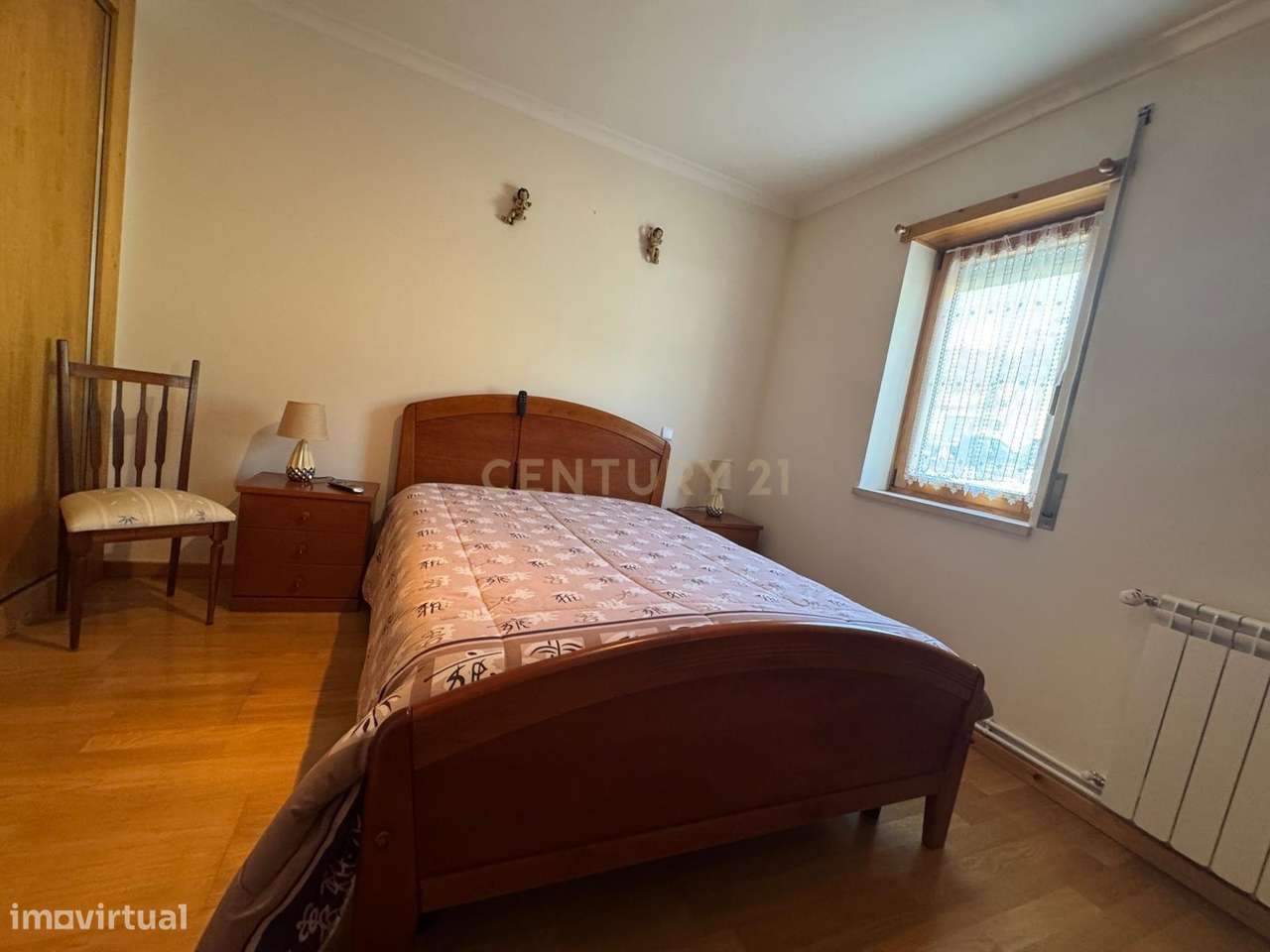 Apartamento T2 como Novo na Nazare-11