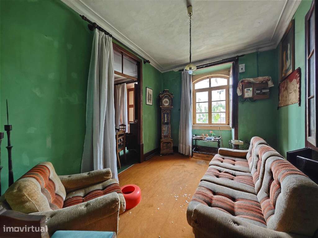 Prédio em zona da Rua da Sofia - Grande imagem: 5/6