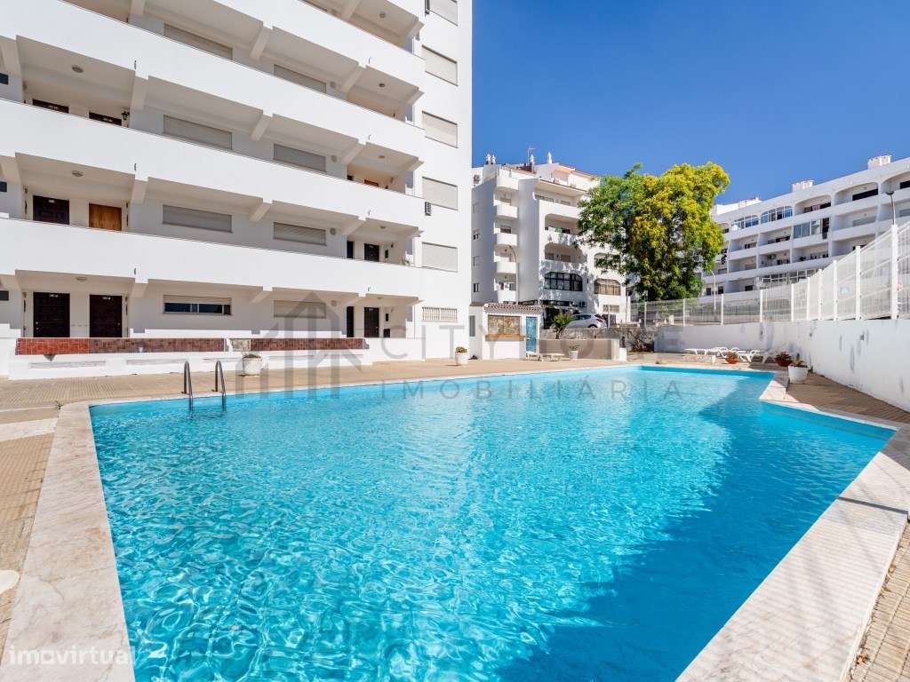 Espaço comercial com piscina e múltiplas possibilidades de negócio ...-16